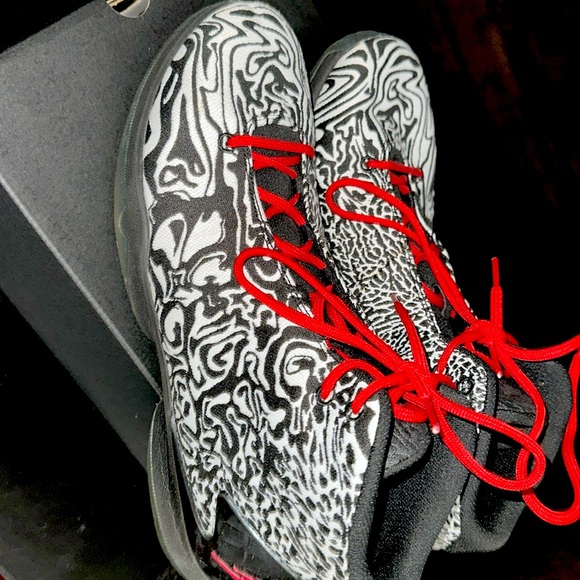 Jordan 23 FlightSpeed Patterned Knit w/Red Accents US 12 UK 11 - Picture 2 of 7